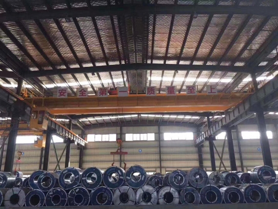 高效物流的关键一环：通用桥式起重机在现代仓储中心的核心作用